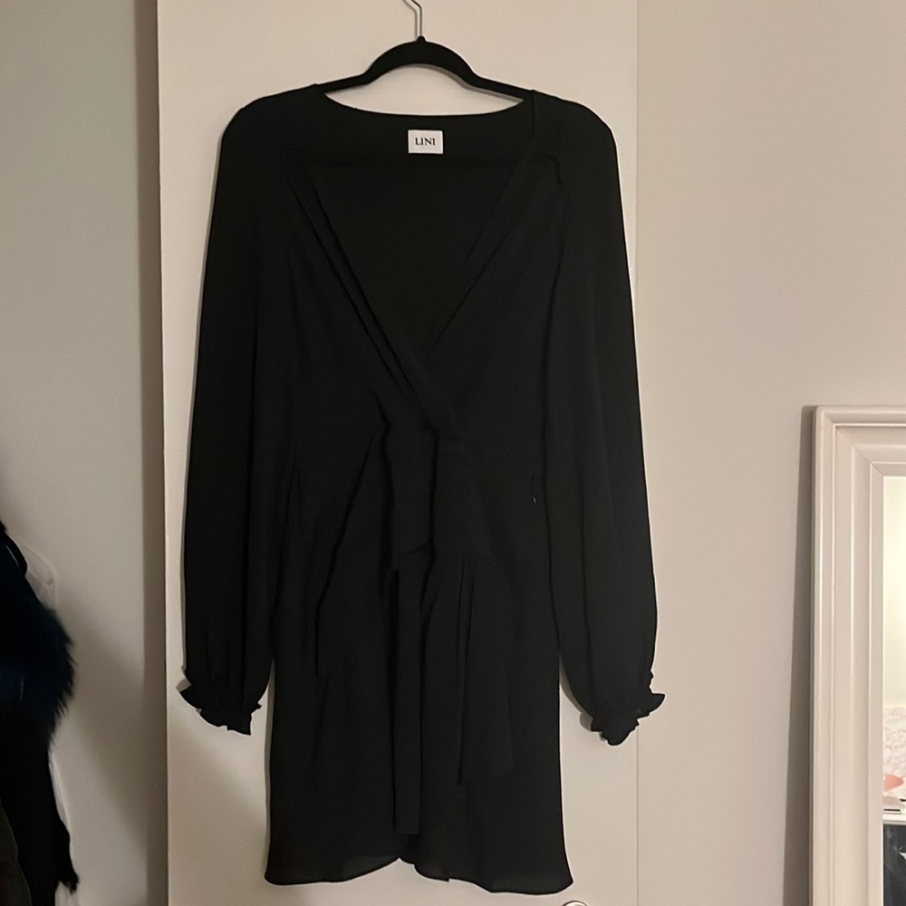 LINI Black v-neck dress